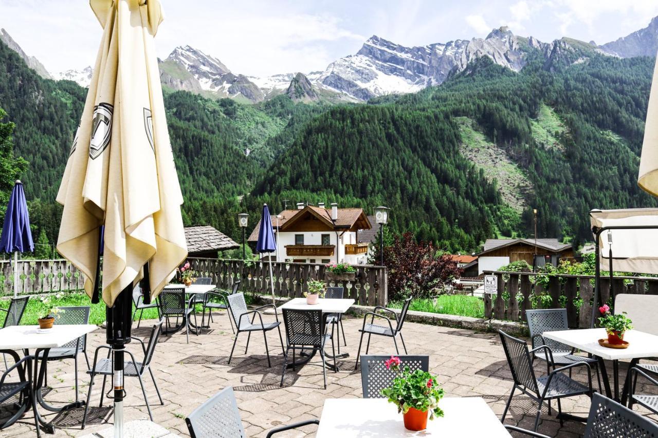 Gasthof Albergo Neuwirt Val di Vizze Exteriör bild