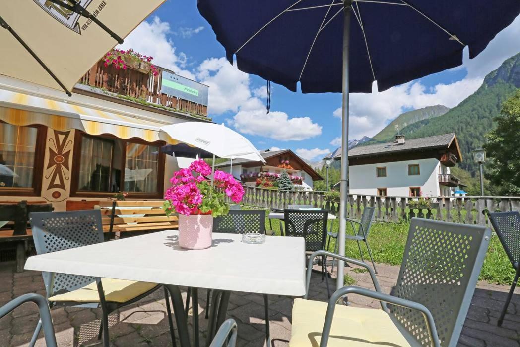 Gasthof Albergo Neuwirt Val di Vizze Exteriör bild