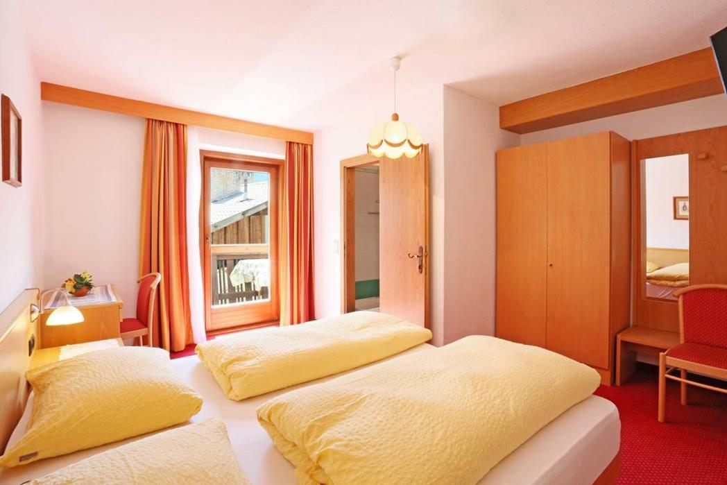 Gasthof Albergo Neuwirt Val di Vizze Exteriör bild